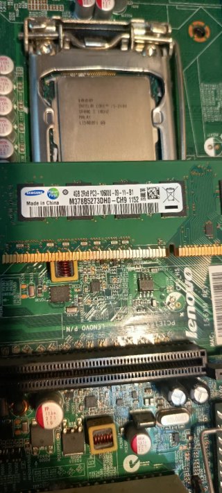 Placa Base Lenovo con Procesador y RAM
