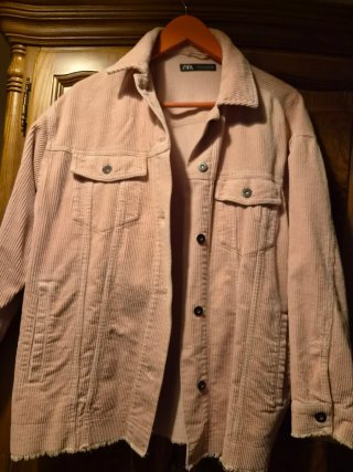 Chaqueta Zara de pana rosa