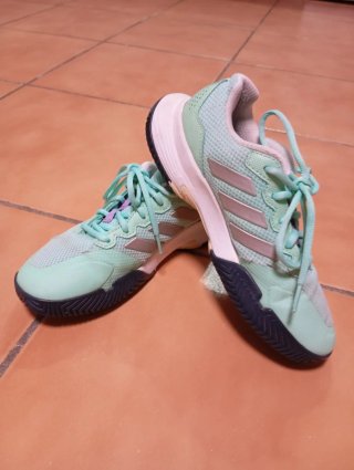 Zapatillas de Pádel Adidas Mujer. Precio negociabl