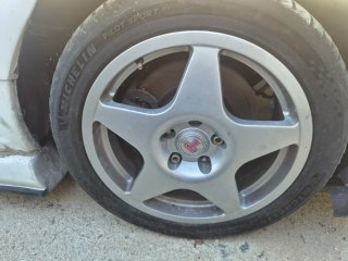 Llantas 17 pulgadas con neumáticos Michelin
