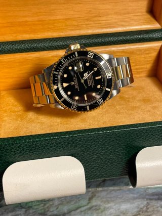 Reloj Rolex Submariner acero y oro Negro