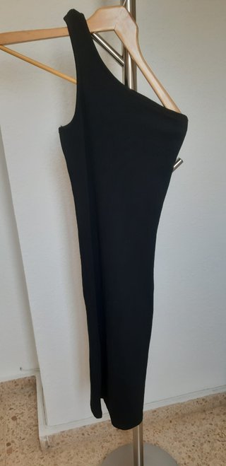 Vestido de corte midi con una sola manga. Nuevo si