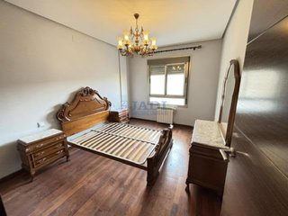 Dormitorio Completo de Madera