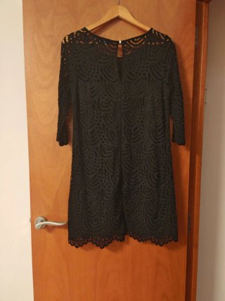 Vestido negro de encaje