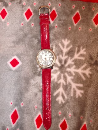 ✨ Reloj de mujer elegante en color burdeos ✨