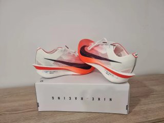T40,5 Nike Zoom Vaporfly Next% 4 blancas rojas