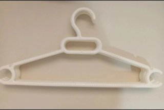 Pack de 5 perchas blancas