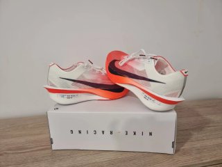 T44 Nike Zoom Vaporfly Next% blancas rojas