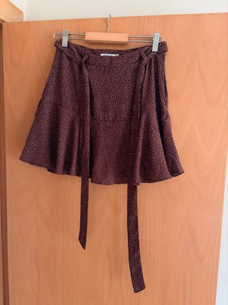 Falda pantalón marrón con topos Stradivarius
