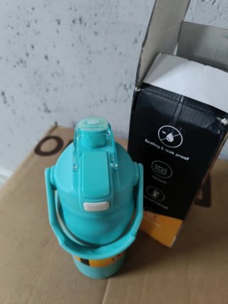 Botella de agua deportiva
