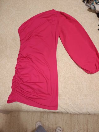 Vestido corto de una manga