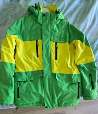 Cazadora de esquí verde y amarilla