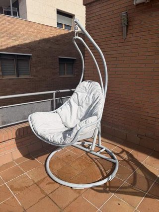 SILLA HUEVO COLGANTE GRIS CON COJÍN