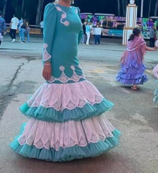 Traje de flamenca talla 40-42