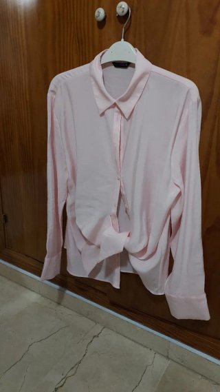 Camisa de mujer con lazada