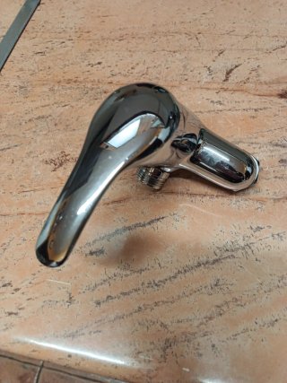 Grifo de ducha metálico