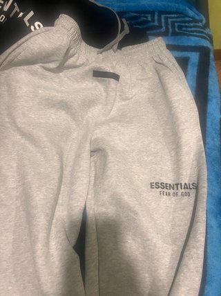 Pantalón Essentials Fear of God Gris