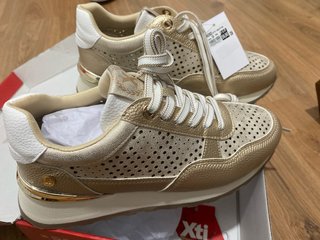 Zapatillas Deportivas Xti Doradas Talla 39