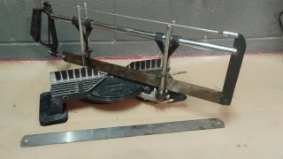 Ingletadora manual con sierra