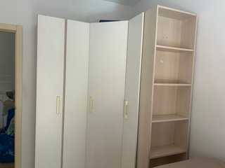 Dormitorio Juvenil con Armario y Estantería