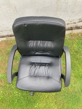 Silla de oficina negra