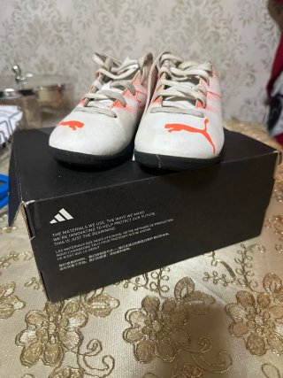 Zapatillas de fútbol Puma para niños pequeños