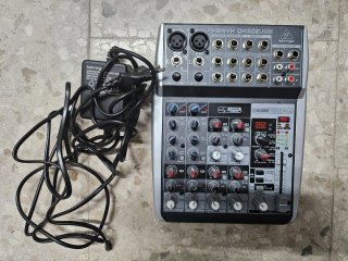 Mesa de mezclas Behringer XENYX QX1002USB
