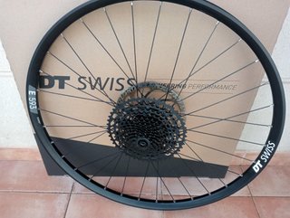 29 x30 DT Swiss  enduro rueda trasera nueva ebike