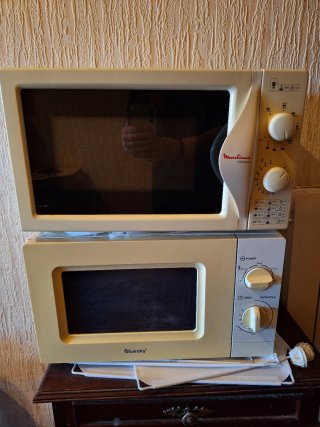 2 Microondas para piezas Moulinex y Bluesky