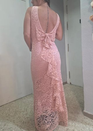 Vestido largo de encaje rosa