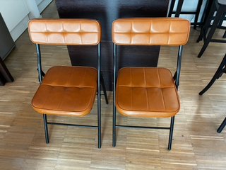 Pareja de sillas lounge color camel
