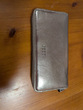 Cartera de mujer en piel natural de la marca Ecco