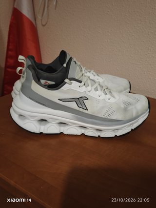 Zapatillas Running Tenth Panda Talla 42