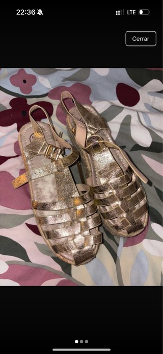 Sandalias Doradas con Plataforma