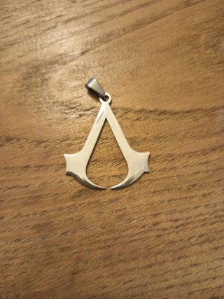 Colgante Assassin's Creed sin usar