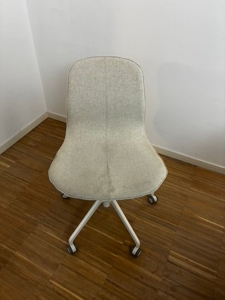Silla IKEA LÅNGFJÄLL beige con ruedas