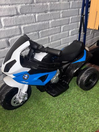 Moto eléctrica infantil BMW RR