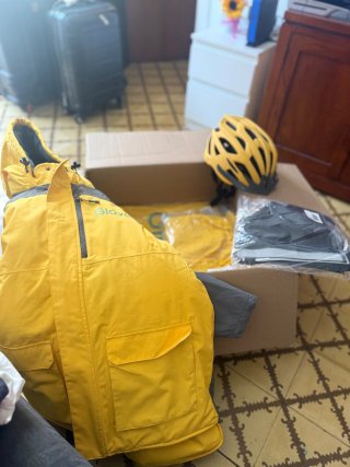 Kit repartidor Glovo - Mochila + casco + chaqueta