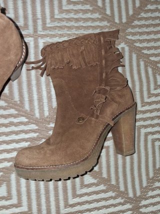 Botines de Piel con Flecos