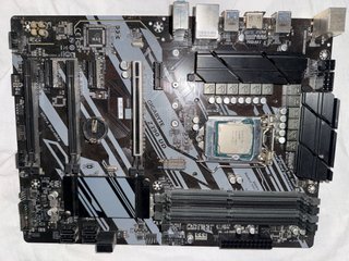 Procesador Intel i5 9600K y Placa Gigabyte Z390