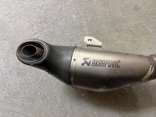 Escape Akrapovic para Kawasaki Z650