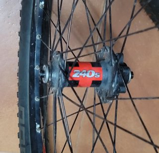 Rueda delante DT Swiss XR 4.1 D DT Swiss 240s 26"