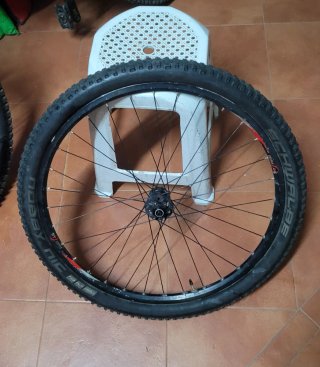 Rueda delante DT Swiss XR 4.1 D DT Swiss 240s 26"