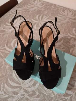 Zapatos de tacón negros