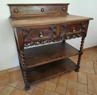 Trinchero Antiguo de Madera Tallada
