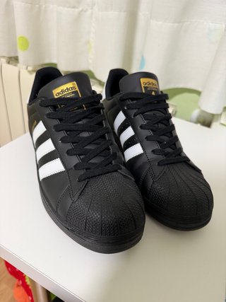 Zapatillas adidas Superstar Negras y Blancas