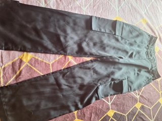 Pantalón Negro Estilo Cargo