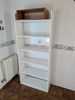 Estantería Blanca de Madera
