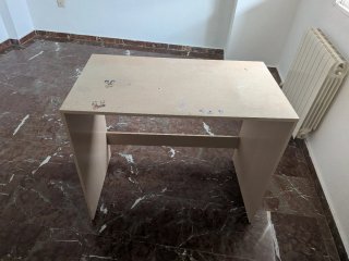 Mesa de escritorio de madera