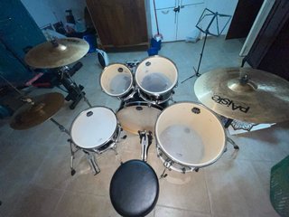 Batería Mapex con Platos Paiste